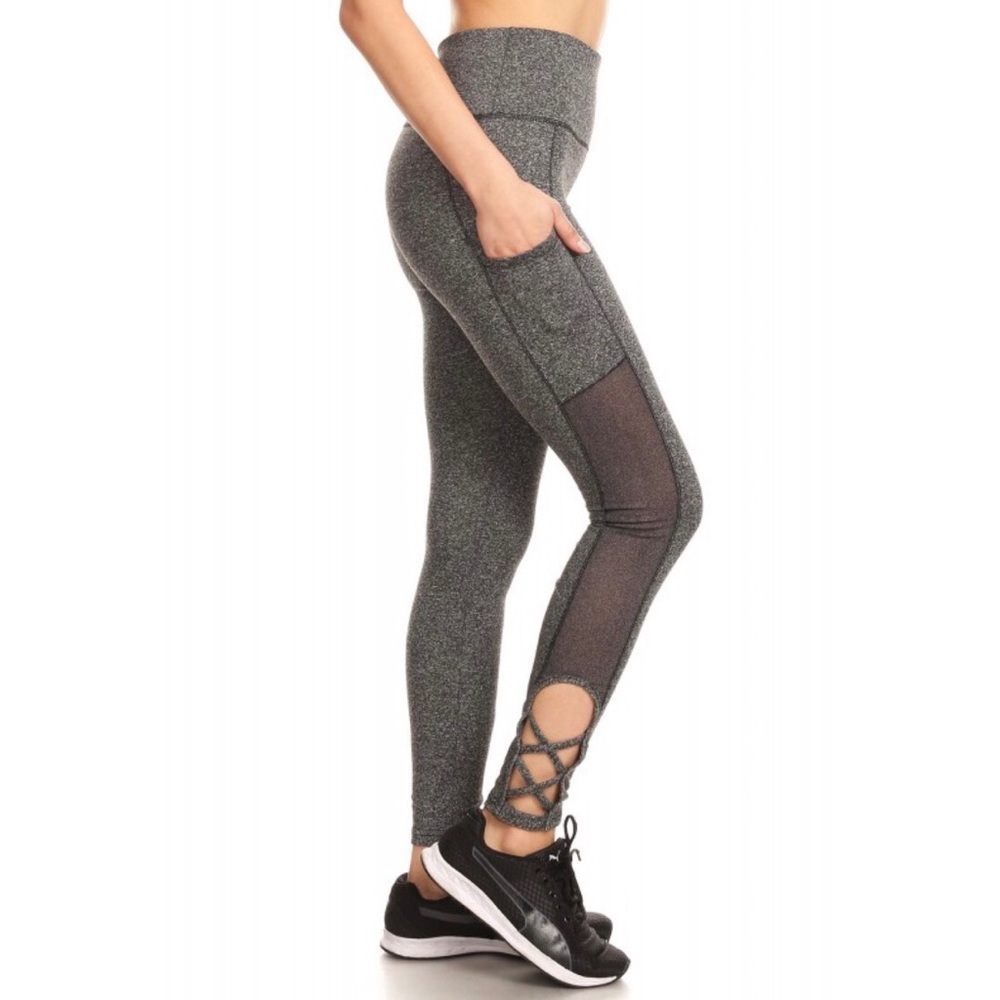 🦋 NWT Gray leggings 🦋